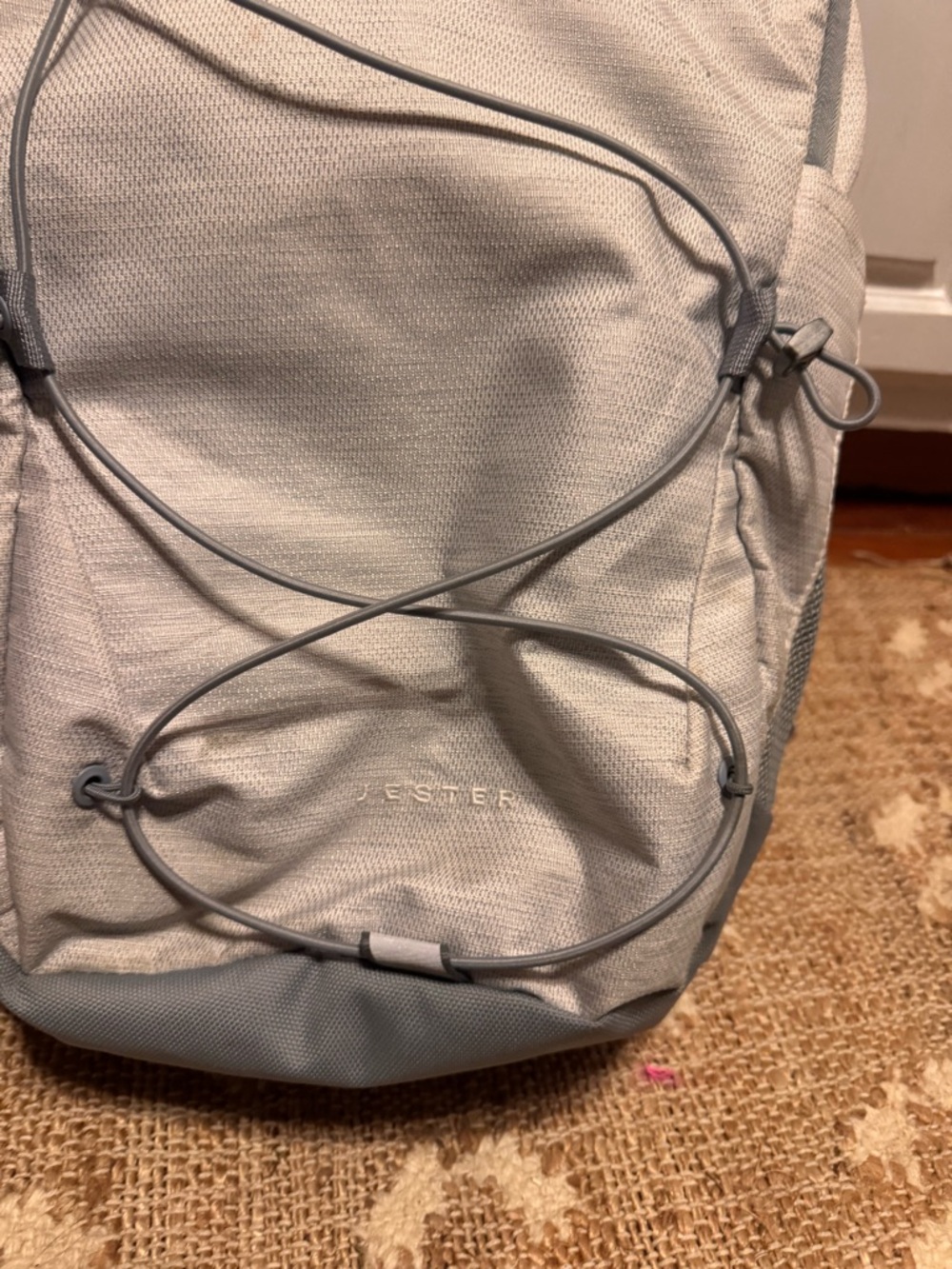 The north face womens jester backpack light gray 27.5 litres - Picture 4 of 6